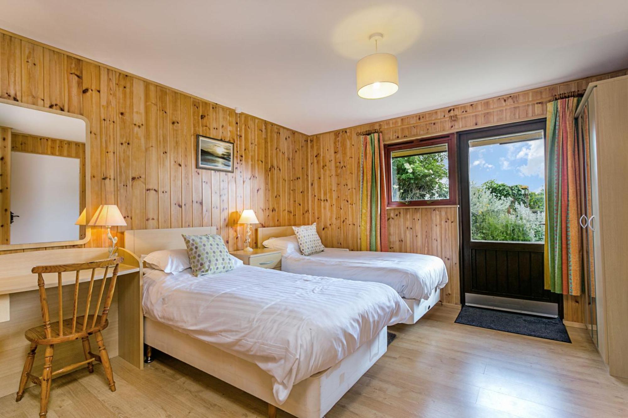 Laburnum Lodge Sleeps 6 Wheelchair Access Minehead Buitenkant foto